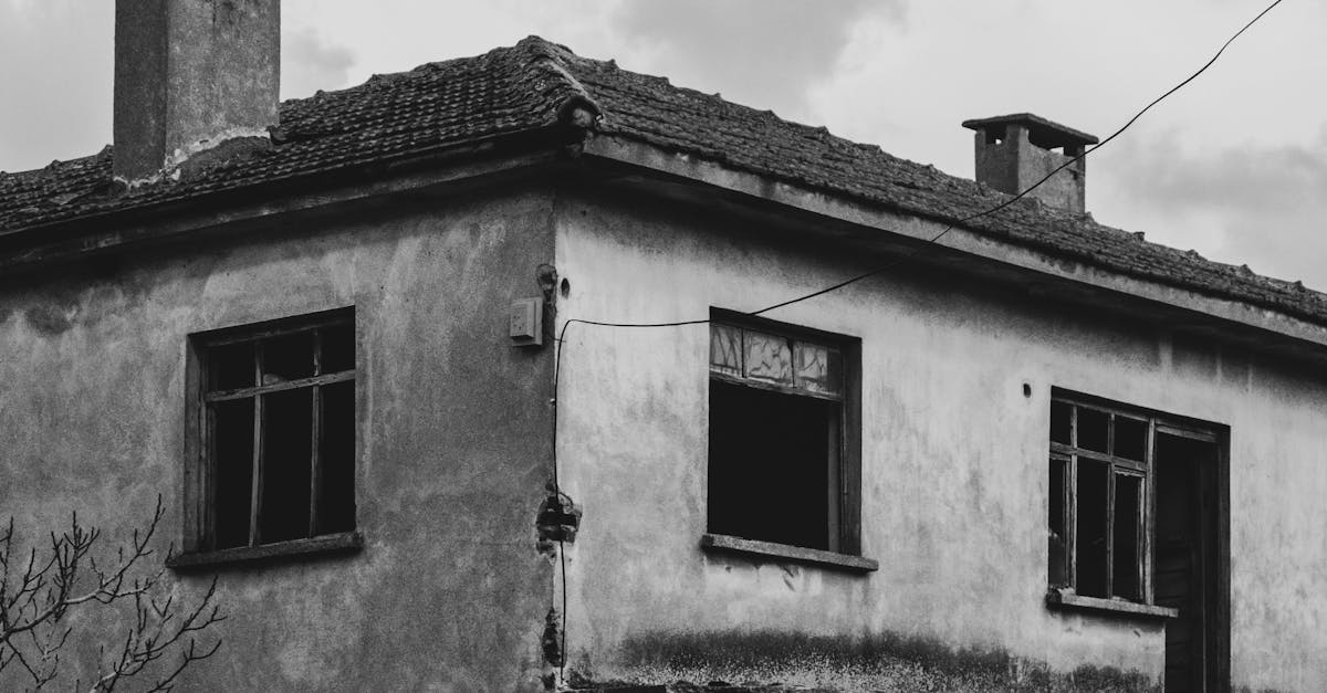 Comparing Asphalt Roofing to Other Materials for UK Properties